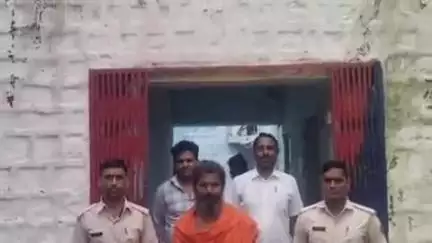 मनोहरथाना: दांगीपुरा पुलिस ने कोलुखेड़ी कला से 10 वर्षों से फरार एक आरोपी को किया गिरफ्तार