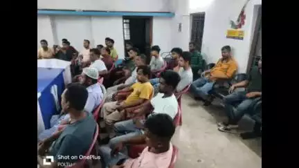 হাসনাবাদ: দলীয় সংগঠনকে মজবুত করার লক্ষ্যে বরুণহাট এলাকায় যুব তৃণমূলের কর্মী বৈঠকের আয়োজন