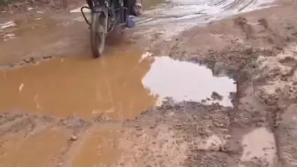 ଆନନ୍ଦପୁର: ସମସ୍ୟା ଘେରରେ ମରେଇଗାଁ ବଳିପୁର ରାସ୍ତା, ଶୋଚନୀୟ ରାସ୍ତା ଯୋଗୁଁ ୧୦ଟି ପଞ୍ଚାୟତର ଲୋକେ ହନ୍ତସନ୍ତ #jansamasya