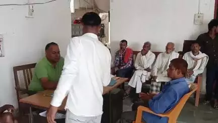प्रतापपुर: प्रतापपुर में आयोजित मध्यस्थता शिविर में ज़मीन विवाद व कानूनी सहायता की जानकारी दी गई
