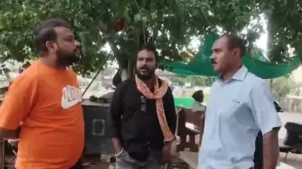 पातुर: सामान्य प्रशासन विभागाच्या अधीक्षक पदाच्या नियुक्ती वरून वंचित बहुजन आघाडीकडून आक्षेप युवक प्रदेश महासचिव पातोडे