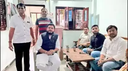 देपालपुर: देपालपुर विधानसभा में पीएम मोदी के 'मन की बात' का प्रसारण, बीजेपी नेता चिंटू वर्मा भी शामिल हुए