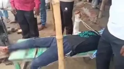 खड्डा: छितौनी में बाईपास चौराहे पर बाइक की टक्कर से किशोर हुआ गंभीर रूप से घायल, अस्पताल में इलाज जारी