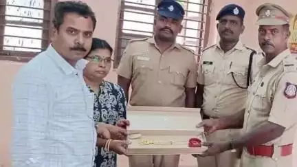 கோவில்பட்டி: கோவில்பட்டி ரயிலில் தவறவிட்ட ட்ராலி பேக் மட்டும் நகை உரிமையாளரிடம் ஒப்படைப்பு