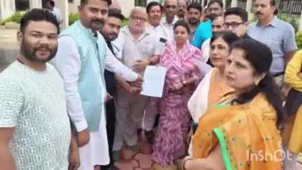 पुष्पराजगढ़: अमरकंटक में सांसद हिमाद्री सिंह को सौंपा ज्ञापन