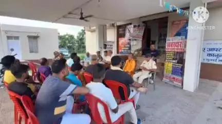 नरपतगंज: घूरना थाना परिसर में बाल विवाह के खिलाफ जागरूकता अभियान का आयोजन किया गया