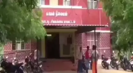சிவகங்கை: கண்டுபட்டி பாகனேரி சாலையில் ரேக்ளா ரேஸ் நடத்தியதாகநான்கு நபர்கள் மீது வழக்கு பதிவு