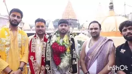 विश्व प्रसिद्ध बाबा महाकाल मंदिर में क्रिकेटर यश ठाकुर ने किए दर्शन