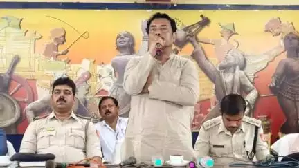 কেতুগ্রাম ১: মহরম নিয়ে সমন্বয় বৈঠক করা হল কেতুগ্রামের পাঁচুন্দিতে, তাতে অংশ নেয় মহরম কমিটির সদস্যরা, উপস্থিত ছিলেন MLA ও SDPO