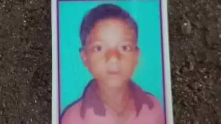 दुधि: कुदरी गांव में ट्रैक्टर से कुचलकर बच्चे की मौत, पिता बोले- हमसे बिना पूछे ईंट लोड करने के लिए ले गए थे