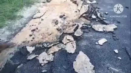 মৰিগাঁও: মৈৰাবাৰী বজাৰৰ পৰা মৈৰাবাৰী ৰেলুৱে ষ্টেচনলৈ পকী পথ নিৰ্মাণত ব্যাপক দূৰ্নীতিৰ অভিযোগত জবাবদিহিৰ কৰে ৰেল বিভাগৰ অভিযন্তাক