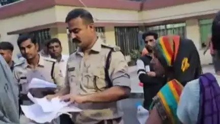 सिंगरौली: जयंत गोलाई बस्ती: लोगों को जमा पैसा नहीं मिला, चौकी में की शिकायत