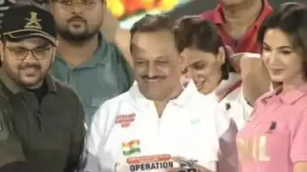 कानपुर: ग्रीनपार्क में हुए ऑपरेशन सिंदूर कप में सेना 11 ने सांसद 11 को 9 विकेट से दी करारी शिकस्त
