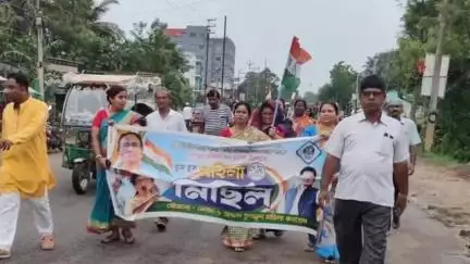 নারায়ণগড়: বিধানসভা নির্বাচনকে কেন্দ্র করে সবুজ পল্লীতে মহিলা তৃণমূল কংগ্রেসের মিছিল