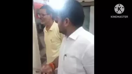 छपरा: छपरा रेलवे जंक्शन पर अधिकारियों की मारपीट का वीडियो वायरल, जांच में रेलवे प्रशासन