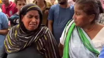 गोला: बड़हलगंज में संदिग्ध महिलाएं घर में घुसीं, ग्रामीणों ने 6 महिलाओं और एक पुरुष को पकड़ा, पुलिस कर रही पूछताछ