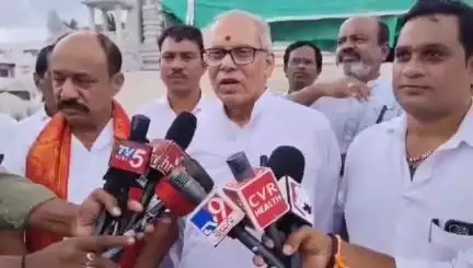 పత్తికొండ: కోడుమూరులో లక్ష్మీ వెంకటేశ్వర స్వామి దేవస్థాన పునఃనిర్మాణ పనులను పరిశీలించిన విశ్వహిందూ పరిషత్ జాతీయ కార్యదర్శి