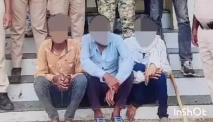 कुम्भराज: झिरी तिराहे पर मृगवास पुलिस ने ₹2 लाख की स्मैक के साथ बाइक सवार तीन तस्करों को पकड़ा