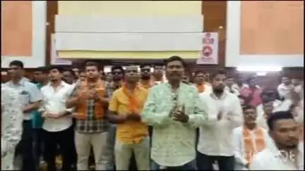 उरण: शाखाप्रमुख अपेक्षित काम करत नसल्यामुळे पक्षाचे खूप मोठे नुकसान 
  - भास्कर जाधव यांचे वक्तव्य