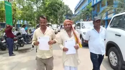 बिहार शरीफ। कारगिल बस स्टैंड को पुनर्स्थापित करने के लिए जिला पदाधिकारी को फुटपाथ मोर्चा ने ज्ञापन सौंपा