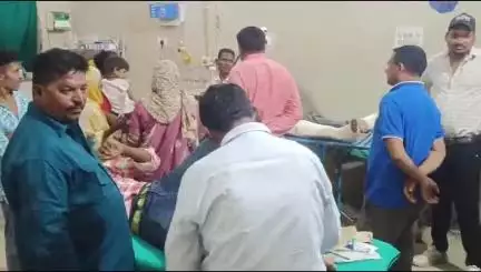 बांसवाड़ा: पड़ोली गांव के पास बाइक को अज्ञात वाहन ने मारी टक्कर, दो युवकों को पैर पर लगी चोट, एमजी अस्पताल में उपचार जारी