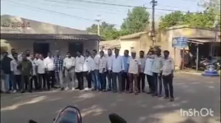 భూపాలపల్లి: తెలంగాణ రాష్ట్ర అవతరణ దినోత్సవ వేడుకల మీడియా కవరేజ్ ని బహిష్కరించిన, కాకతీయ ప్రెస్ క్లబ్ జర్నలిస్టు