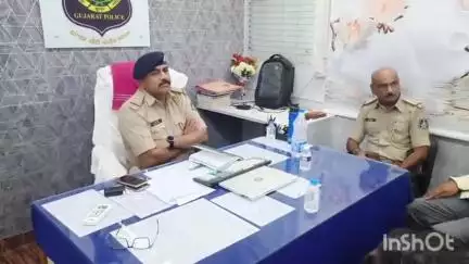 ધ્રાંગધ્રા: સીટી પોલીસ સ્ટેશન ખાતે બકરી ઈદ નિમિત્ત શાંતિ સમિતિની મીટીંગ યોજાઇ હતી હિન્દુ મુસ્લિમ સમાજ ના આગેવાનો ઉપસ્થિત રહ્યા