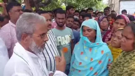 হরিহরপাড়া: নাজিরপুরে জমি বিবাদ ঘিরে গুলি-বোমাবাজি, আহত এক; আতঙ্কে গ্রামবাসী, গ্রেফতারে প্রশ্ন তুলছে জনতা, ঘটনাস্থলে বিধায়ক