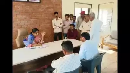 મોરવા હડફ: મોરવા હડફ વિધાનસભાના ધારાસભ્ય નિમિષા બેન સુથાર દ્વારા પોતાના કાર્યાલય ખાતે અરજદારોની રજૂઆત સાંભળવામાં આવી હતી