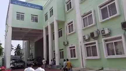 ବାଲେଶ୍ବର ମ୍ୟୁନିସିପାଲଟି: ଜିଲ୍ଲାପାଳଙ୍କ କାର୍ଯ୍ୟାଳୟରେ ଜିଲ୍ଲାପାଳ ଓ ଏସପିଙ୍କ ମିଳିତ ଅଭିଯୋଗ ଶୁଣାଣି ଶିବିର ଅନୁଷ୍ଠିତ