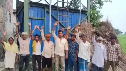जोगापट्टी: योगापट्टी में विगत 7 माह से शुद्ध पेयजल नहीं मिलने पर ग्रामीणों के द्वारा किया गया प्रदर्शन

#Jansamasya
