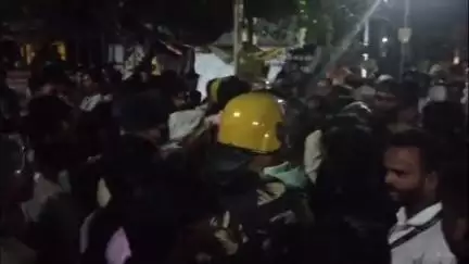 फतेहाबाद: सड़क दुर्घटना में इलाज के दौरान युवक की मौत पर भड़के ग्रामीण, बाजिदपुर में फतेहाबाद-आगरा मार्ग पर लगाया जाम