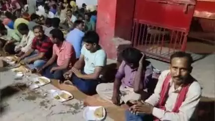 जयसिंहपुर: प्राचीन शिव मंदिर पर श्री रामचरितमानस पाठ के साथ भंडारे का कार्यक्रम हुआ संपन्न, हजारों भक्तों ने चखा प्रसाद