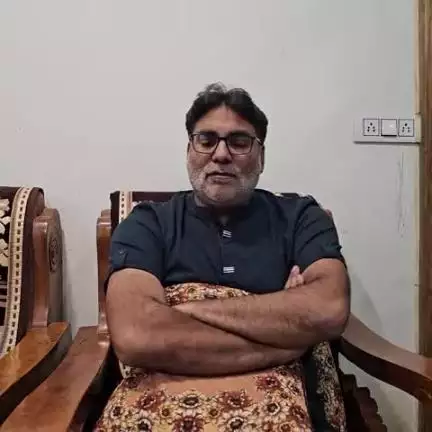 हमारे त्यौहार की खूबसूरती बरकरार रखने हिन्दू मुस्लिम भाइयों के बीच भाईचारा बनाए रखने की जवाबदारी हमारी ख़ुद की है हमें गिद्ध किस्म के नेताओं और नफ़रत पैदा करने वालों को रोकना होगा चाहे जो भी हो ग़लत के ख़िलाफ़ और सही के साथ खड़ा होना पड़ेगा