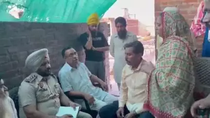 ਅੰਮ੍ਰਿਤਸਰ 2: ਮਜੀਠਾ ਰੋਡ ਰਾਮ ਨਗਰ ਕਲੋਨੀ ਦੇ ਵਿੱਚ ਇੱਕ ਘਰ ਦੇ ਵਿੱਚ ਕੁੱਝ ਲੋਕਾਂ ਨੇ ਚਲਾਈਆਂ ਗੋਲੀਆਂ , ਪੁਲਿਸ ਨੇ ਮਾਮਲੇ ਦੀ ਜਾਂਚ ਕੀਤੀ ਸ਼ੁਰੂ