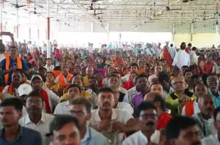 पिपराकोठी में कृषि नवाचारों पर चर्चा, उन्नत तकनीक से समृद्ध होगा किसान।
#ViksitKrishiSankalp2025 #Agriculture