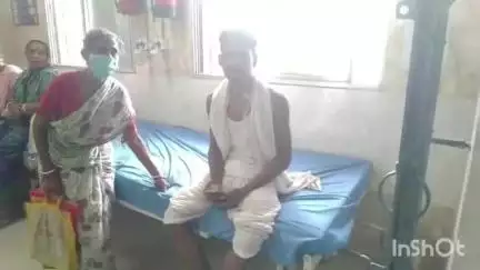 বাসন্তী: বাসন্তী এলাকায় হেলমেট পরতেই মাথায় সাপের ছোবল,হাসপাতালে চিকিৎসাধীন যুবক