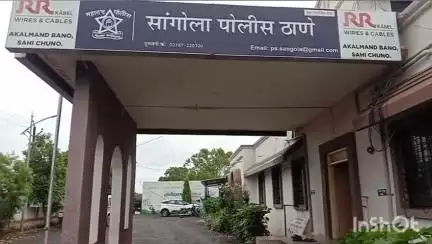 सांगोला: अनकढाळ टोल नाका येथे कत्तलखान्याकडे घेऊन जाणारे दोन टेम्पो पकडले; ७७ जनावरांची सुटका