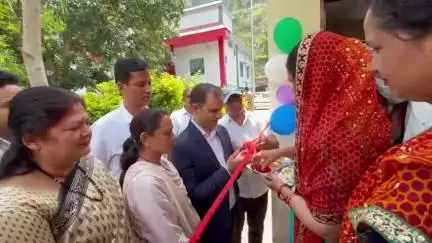 बागेश्वर: बागेश्वर जिलाधिकारी आशीष भटगांई ने विकास भवन में कैंटीन का शुभारंभ किया, स्वयं सहायता समूह की महिलाओं की की सराहना