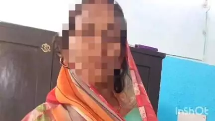 परसा: पुलिस ने बलीगाँव गांव से एक महिला कोर्ट वारंटी को गिरफ्तार किया