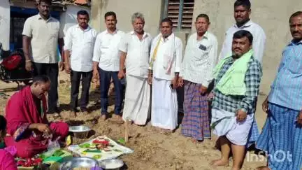 మేడిపల్లి: తెలంగాణ ఆవిర్భావ దినోత్సవం సందర్భంగా వల్లంపల్లిలో ఇందిరమ్మ ఇండ్లకు భూమి పూజ నిర్వహణ