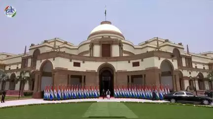 प्रधानमंत्री नरेंद्र मोदी ने नई दिल्ली में हैदराबाद हाउस में पराग्वे के राष्ट्रपति सैंटियागो पेना पलासियोस से मुलाकात की