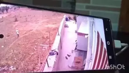 चैनपुर में मासूम बच्ची के अपहरण से मची सनसनी, NH-43 पर छोड़ी गई साइकिल, बच्ची को कंधे पर उठाकर ले गया अज्ञात युवक