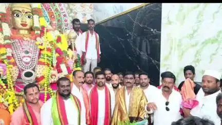 పలమనేరు: గంటావూరు శ్రీ తిరుపతి గంగమ్మ జాతర మహోత్సవంలో పాల్గొన్న మాజీ ఎమ్మెల్యే, గంగమ్మ గుడి చైర్మన్ సేవలను కొనియాడారు