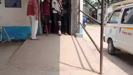 হবিবপুর: নিত্যানন্দপুরে যাত্রী বোঝাই টোটো উল্টে গুরুতর আহত ২, মালদা হাসপাতালে রেফার ১