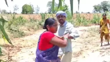 సిర్పూర్ టి: అడవులను నడుపుతున్నారు ప్రశ్నిస్తే దాడులకు దిగుతున్నారని కొత్త సరసాల గ్రామ ప్రజల ఆవేదన
