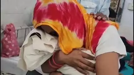 रोहतक: रोहतक पीजीआई में वेंटिलेटर न मिलने से 1 साल की बच्ची की मौत, शव के साथ रोती मां का वीडियो वायरल