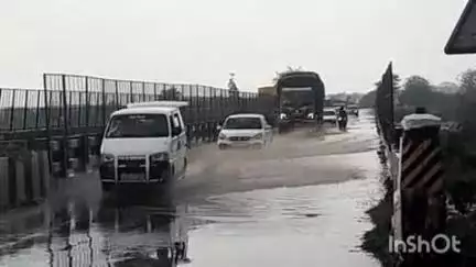 લુણાવાડા: દેગમડા ગામ પાસે મહીસાગર નદીના બ્રિજ ઉપર વરસાદના પાણી ભરાયા વાહન ચાલકોને હાલાકી