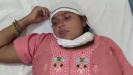अतरौली: छर्रा कस्बा में 7 माह की गर्भवती महिला के साथ पड़ोस के युवकों ने की मारपीट, महिला की हालत बिगड़ी