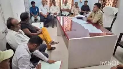 કડાણા: કડાણા પોલીસ મથક ખાતે શાંતિ સમિતિની બેઠક યોજાઈ